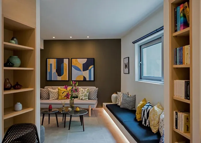 Azur by Stylish Stays